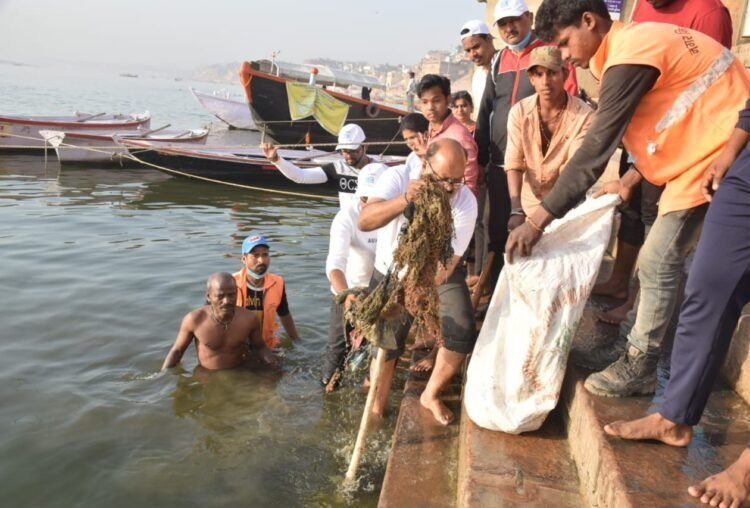 वाराणसी में फिर से चला गंगा स्वच्छता अभियान, चमचमा उठे 84 गंगा घाट