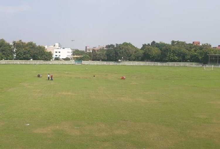 वाराणसी के सिगरा स्टेडियम की बदलेगी सूरत, शुरू हुआ पुनर्निर्माण का काम