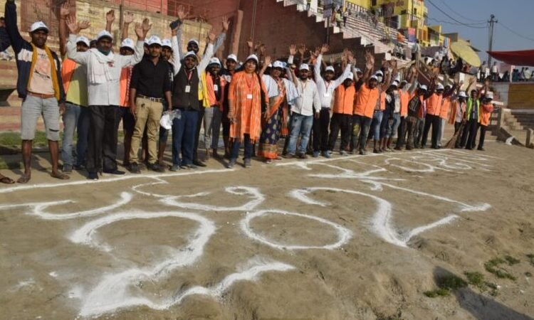 People join hands for a noble cause, Varanasi witnesses another Ganga Cleaning Campaign