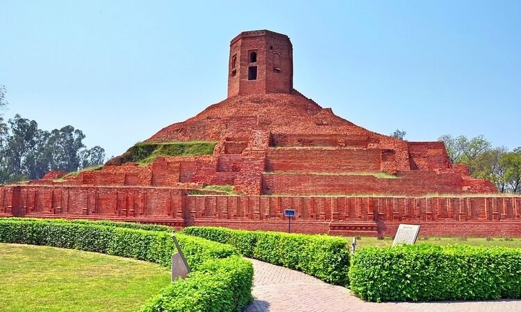Historical monuments in Varanasi - chaukhandi-stupa
